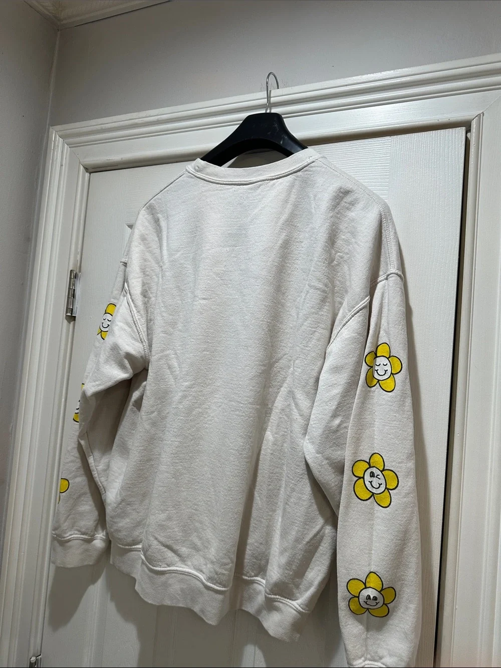 PacSun Cream Graphic Crewneck Sweatshirt with Yellow & Pink Accents